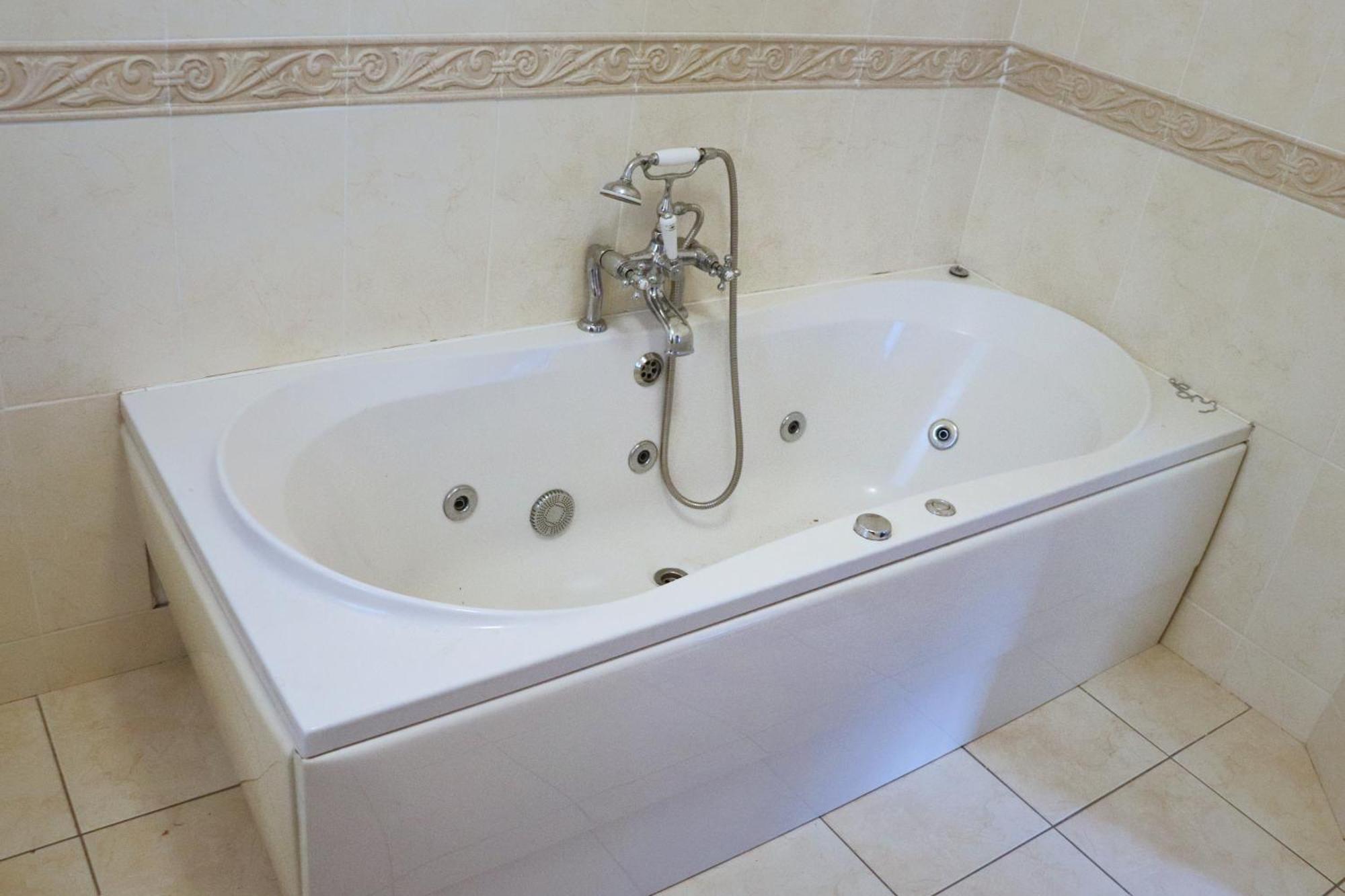 Deluxe Dwelling - 15 Mins From Cork City/Airport Apartment ภายนอก รูปภาพ
