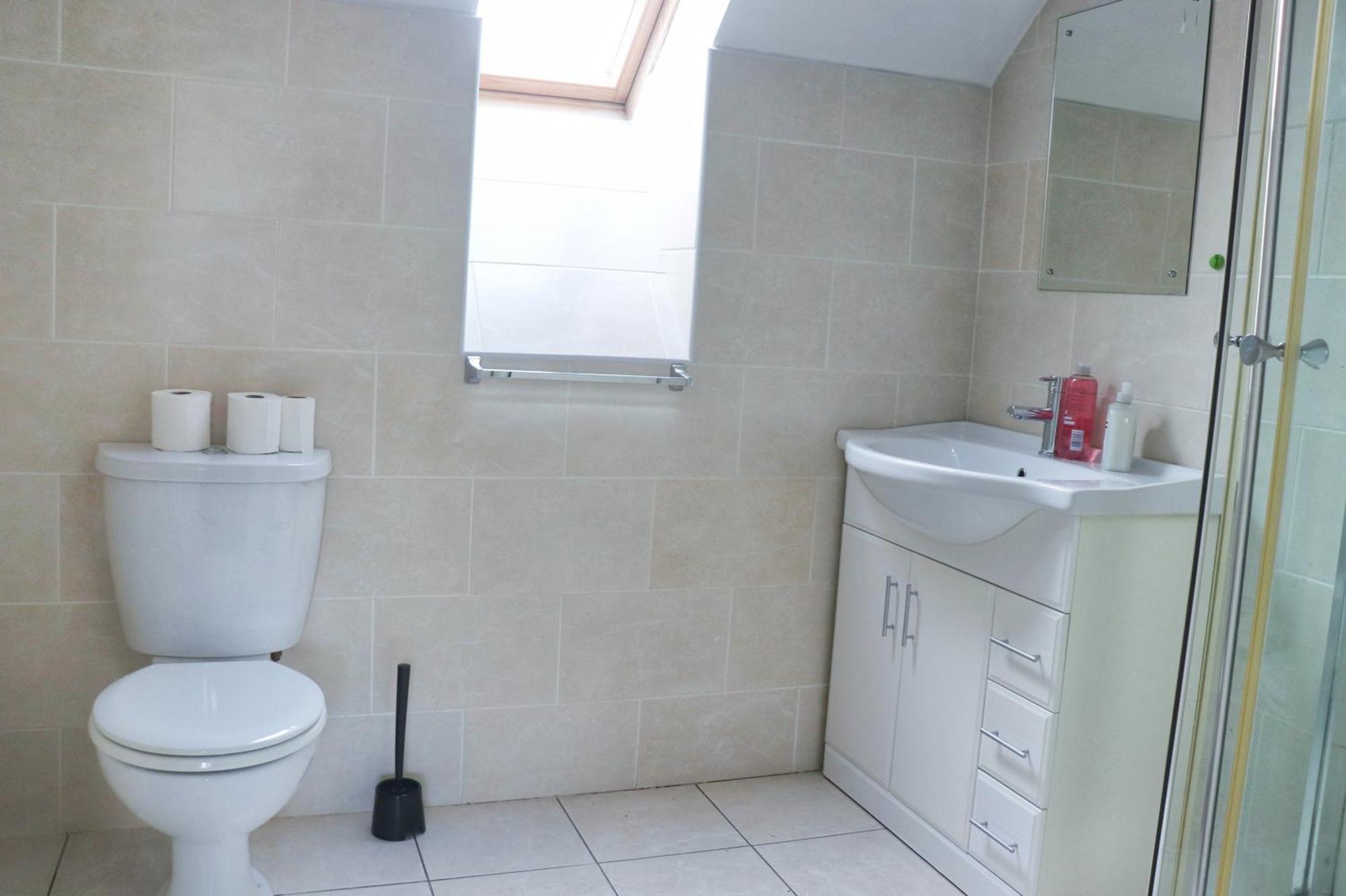Deluxe Dwelling - 15 Mins From Cork City/Airport Apartment ภายนอก รูปภาพ