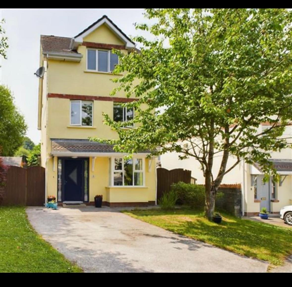 Deluxe Dwelling - 15 Mins From Cork City/Airport Apartment ภายนอก รูปภาพ